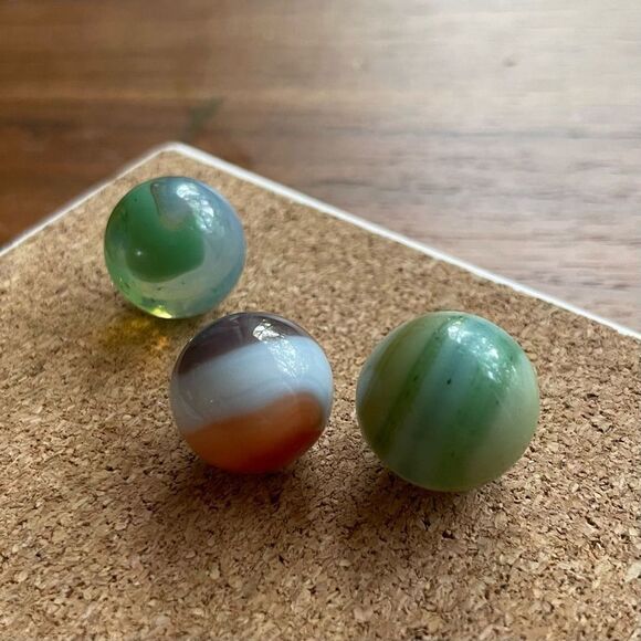 Vintage Swirl Marbles -set of three - Picture 2 of 2